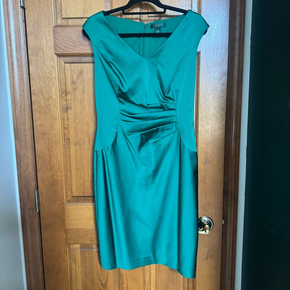 🔥 SALE! 5 for $20 🛍️ Ralph Lauren Emerald Green Satin Sheath Dress
